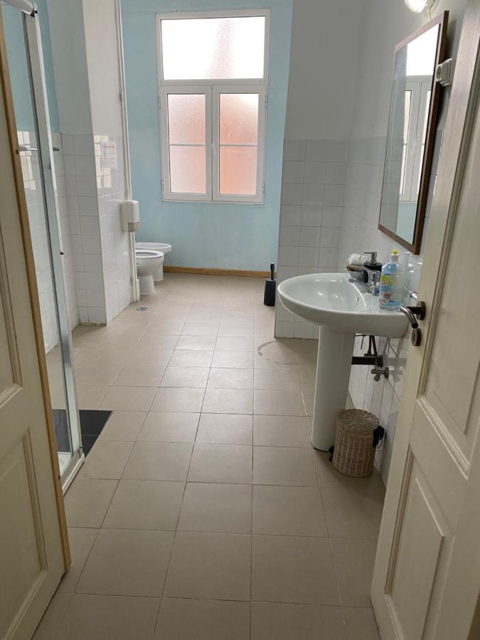 Nature Chiado 2- Cozy Little Double Room With Shared Bathroom Lisbon Exterior photo